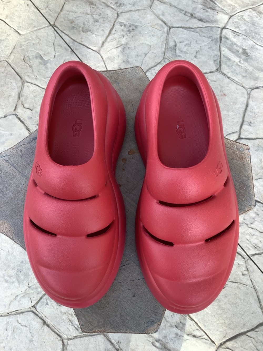 UGG Women’s US 8 Red Rubber Sport Yeah Clog.